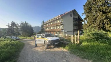 Обиск и акция текат в дом за възрастни хора в