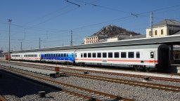 Запушена тоалетна била причината за проблема с климатика и жегата във влака Бургас-София