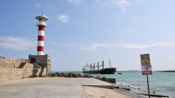 Откриха двама мъртви мъже в трюма на кораб в Бургас, единият е българин
