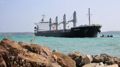 Забраняват танкери на рейд на по-малко от 35 км от брега в Бургаския залив