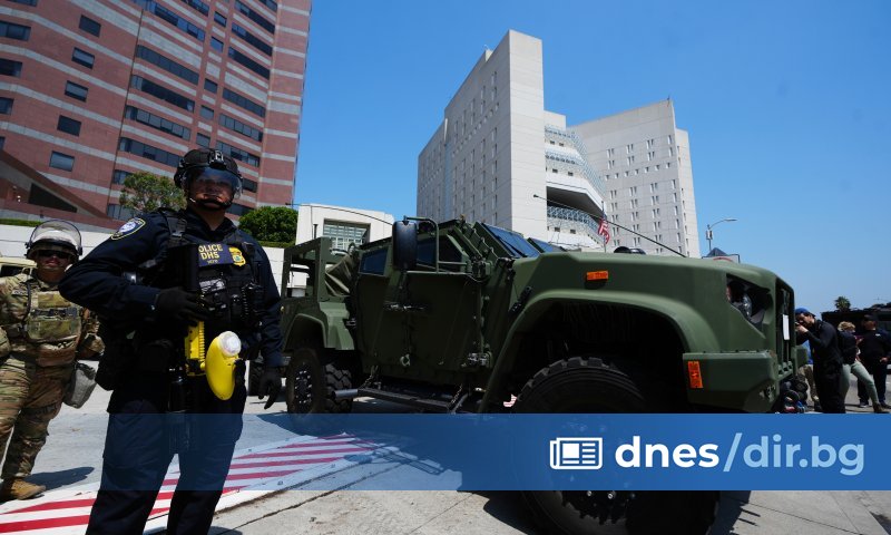 ТръмпСътрудничка на Епстийн пред прокурор: Никога не съм виждала президента