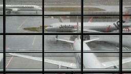 Австралийската Qantas "приземява" завинаги една от нискотарифните си компании