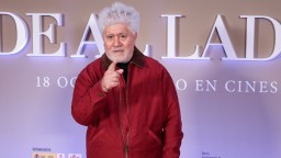 Педро Алмодовар се завръща към родния си език със следващия си филм