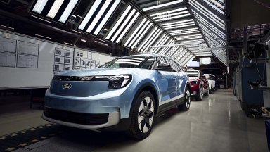 Ford започва да сглобява батерии за моделите Capri и Explorer в Кьолн