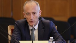 Красимир Вълчев сменя директорите на 400 училища
