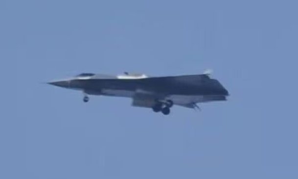 Китайският J-36
