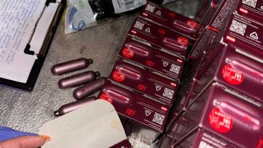 Спипаха в София над 12 000 флакони и капсули райски газ