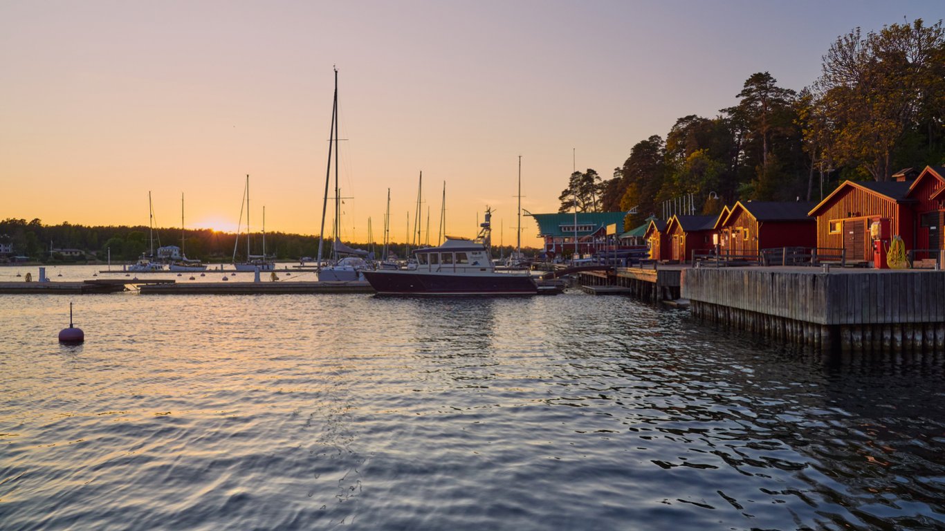 Пет красиви европейски острова, които свръхтуризмът пощади