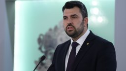 Георг Георгиев: Наталия Киселова не е била ангажирана в Баку с евакуацията на българите
