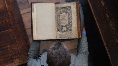 Уелска Библия, отпечатана през 1588 година, ще бъде показана за първи път