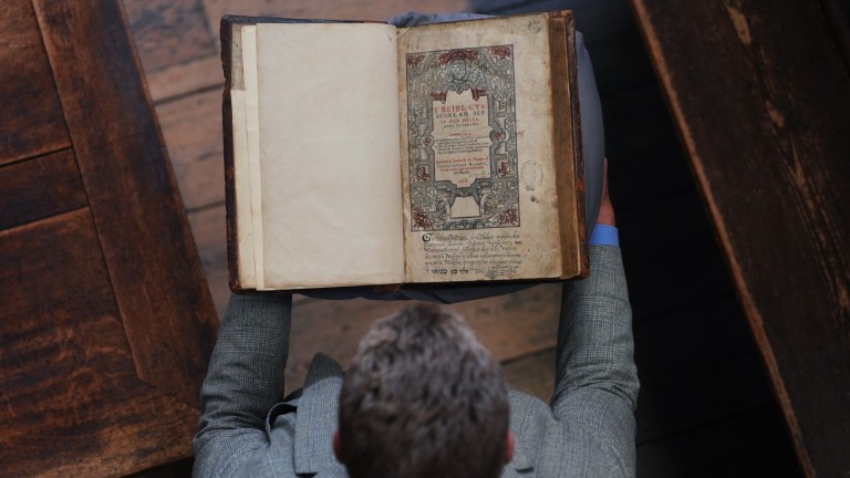 Уелска Библия, отпечатана през 1588 година, ще бъде показана за първи път