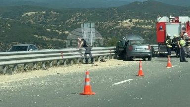 Виж още Шофьор се вряза в мантинелата на АМ Хемус