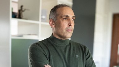 Свързани със света както никога, откъснати един от друг повече от всякога
