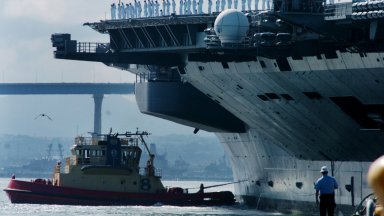 Американският самолетоносач Нимиц който плаваше в Южнокитайско море зави на