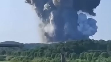 Експлозия в китайски завод за фойерверки, има загинали и ранени (видео)