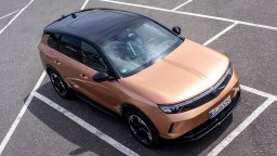 Opel Grandland получи панорамен покрив за повече простор и светлина