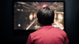 Опасна онлайн игра учи деца как да продават наркотици