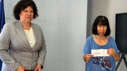 По вариант 2 ще работят седмокласниците на изпита по български език и литература 