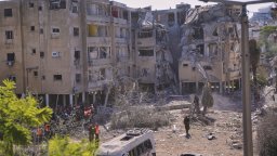 Иранска ракета порази основната болница в Южен Израел, най-малко 40 ранени в Тел Авив
