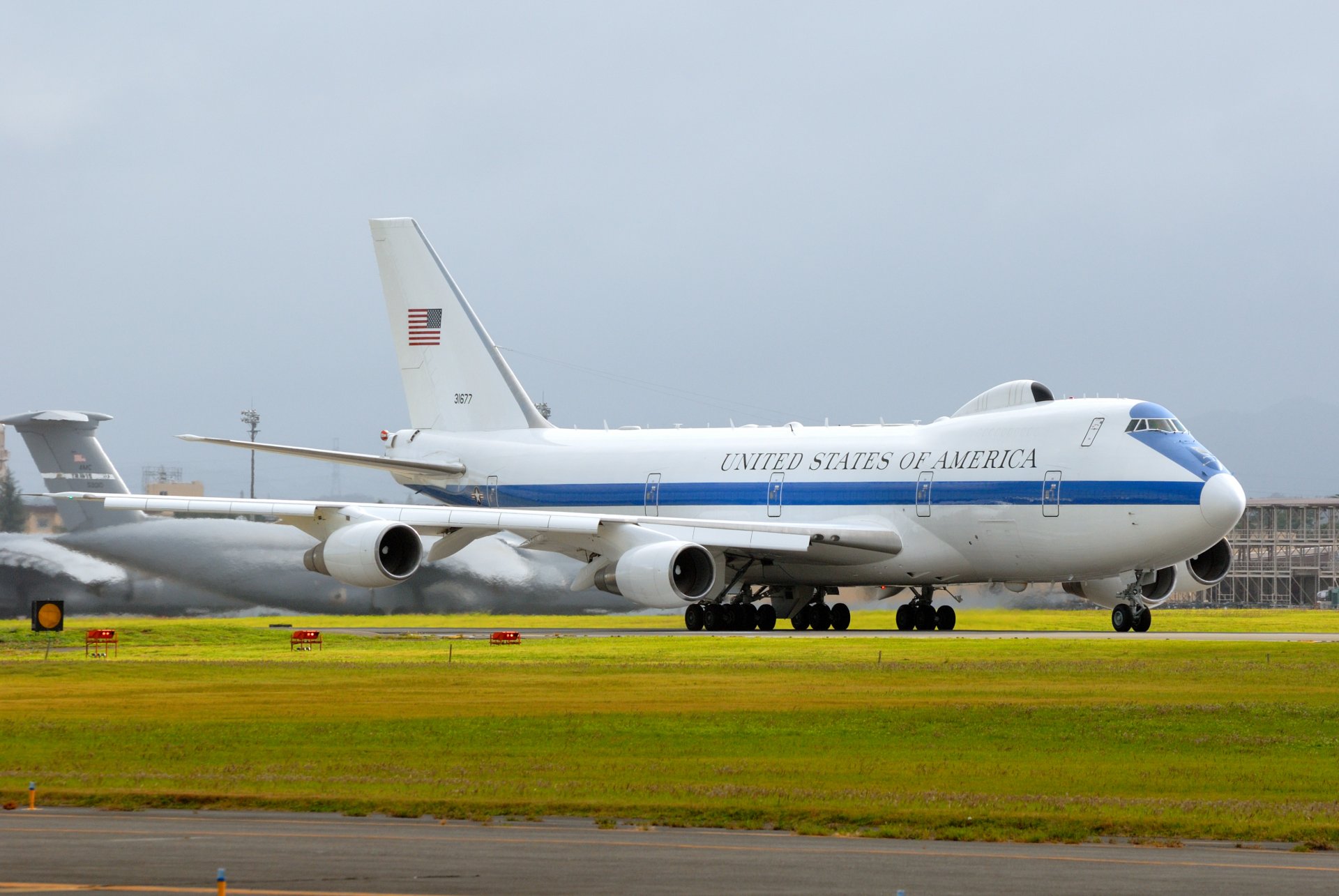 От E-4B "Nightwatch" има създадени само 4 бройки