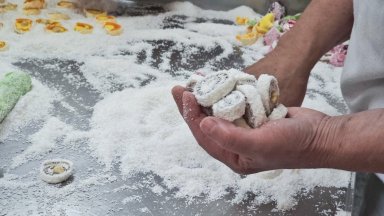 Най-сладкият град в България пази традиция за халва и локум от близо век (снимки)