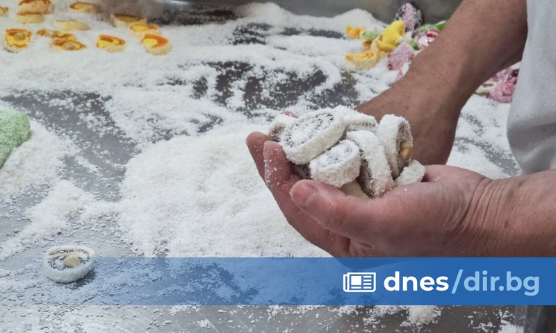 Виж още Приготвиха най-дългата вита баница с рози в Казанлък