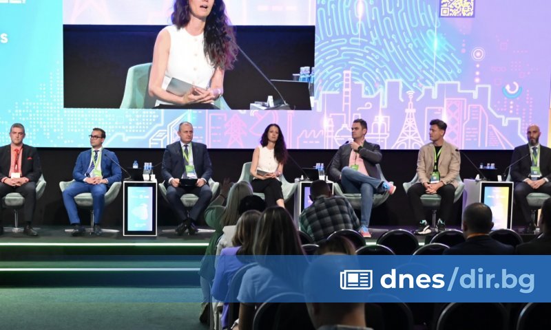 Изкуственият интелект не идва за работата ти, хората с AI идват за нея ...