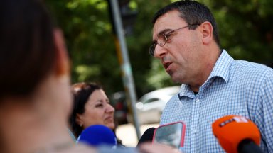 От днес се възобновява движението в локалното платно на бул