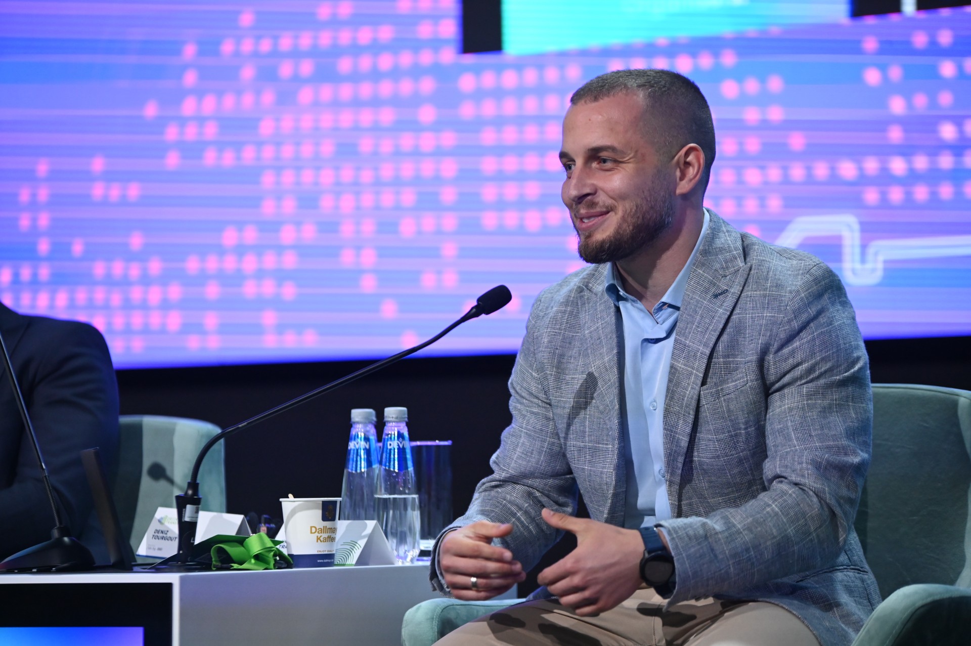 киберспециалистът Красимир Трайков по време на дискусия от петото издание на Green Transition Forum