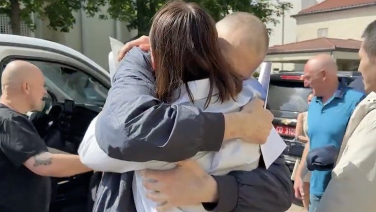 Беларуският опозиционер Сергей Тихановски беше освободен от затвора предсрочно (видео)