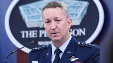 Седем бомбардировача B 2 са били използвани за нанасяне на американските