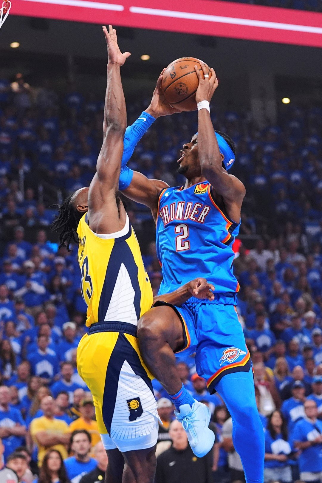 Шей Гилджъс-Александър (номер 2) е играч №1 на Финалите, след като бе избран и за MVP на редовния сезон