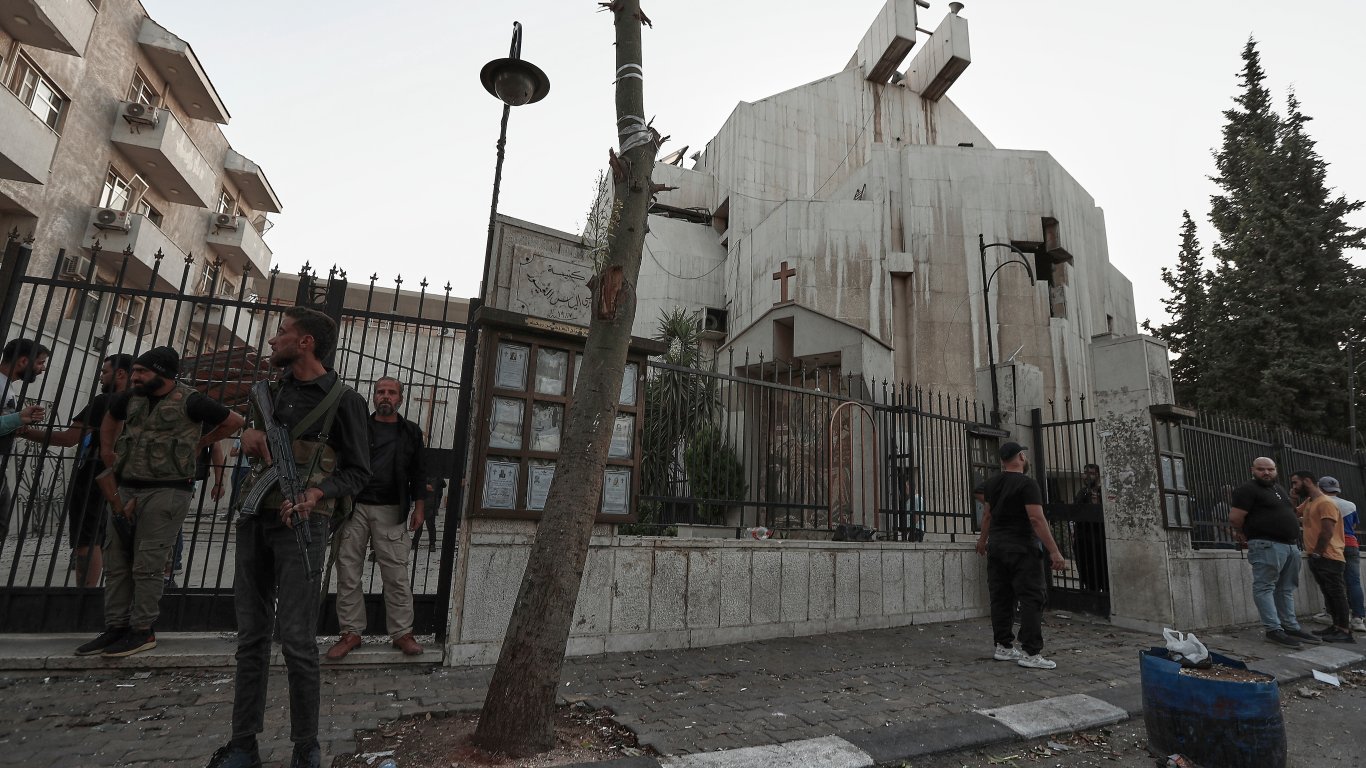  Силите за сигурност отделиха региона на църквата 