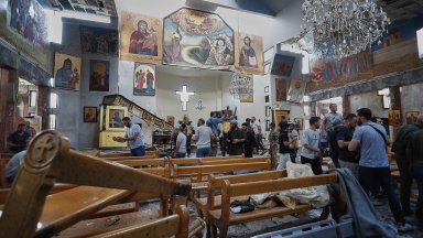 Камикадзе от ИДИЛ се взриви в православна църква в Дамаск и уби десетки (снимки/видео)