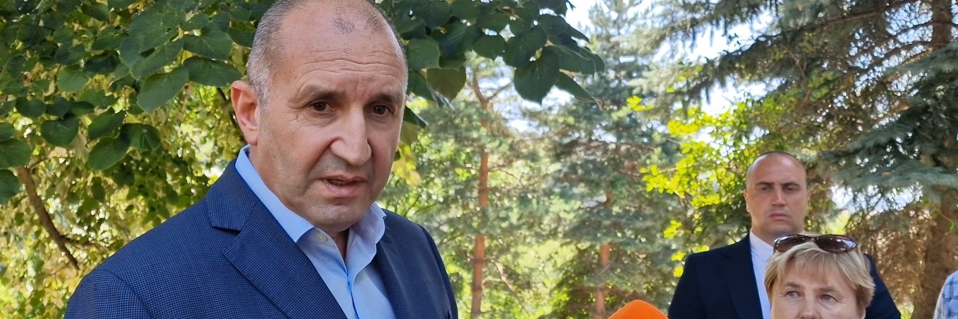 Радев нарече "невменяемост" и "подигравка с хората" заявката за овладяване на "излетели" цени