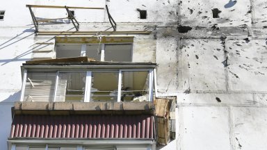 Украински дрон удари рано тази сутрин многоетажна жилищна сграда край