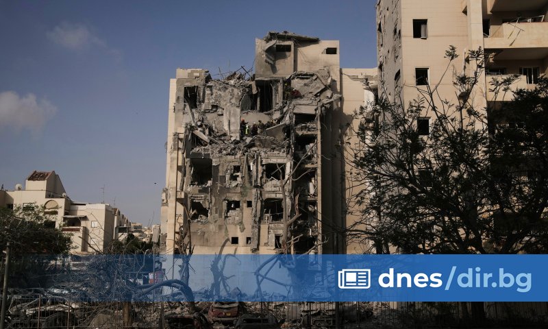 Израел съобщи, че най-малко трима души са били убити при