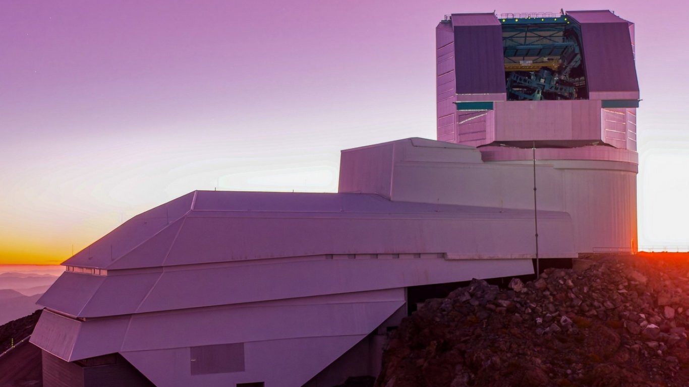 Най-голямата камера в света започна да наблюдава Вселената от Чили