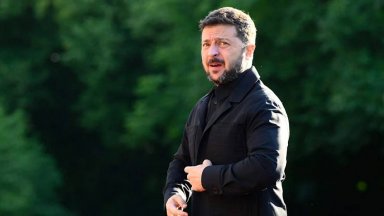 Зеленски облече сако за срещата с Тръмп в Хага