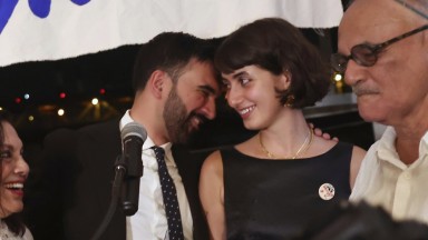 Талантлив художник и антиизраелски активист, омъжена за враг номер 1 на Доналд Тръмп. Коя е Рама Дуважи?