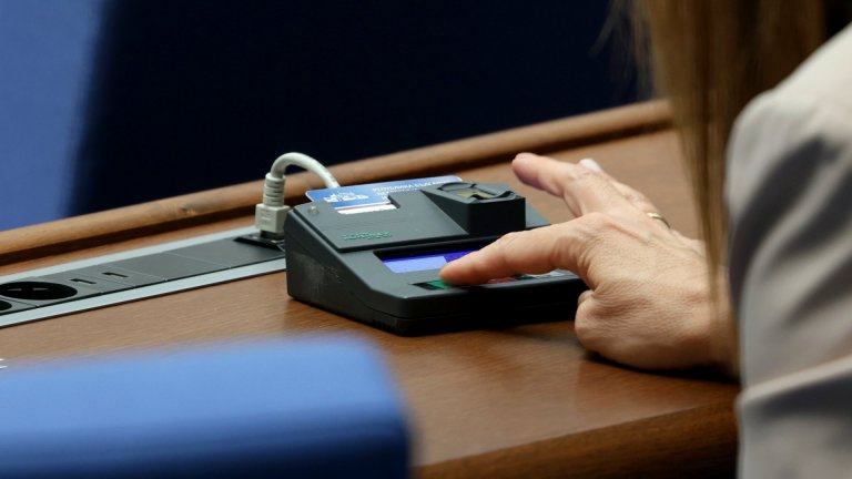 Парламентарната група на ДПС-ДПС официално се преименува на "Алианс за права и свободи"