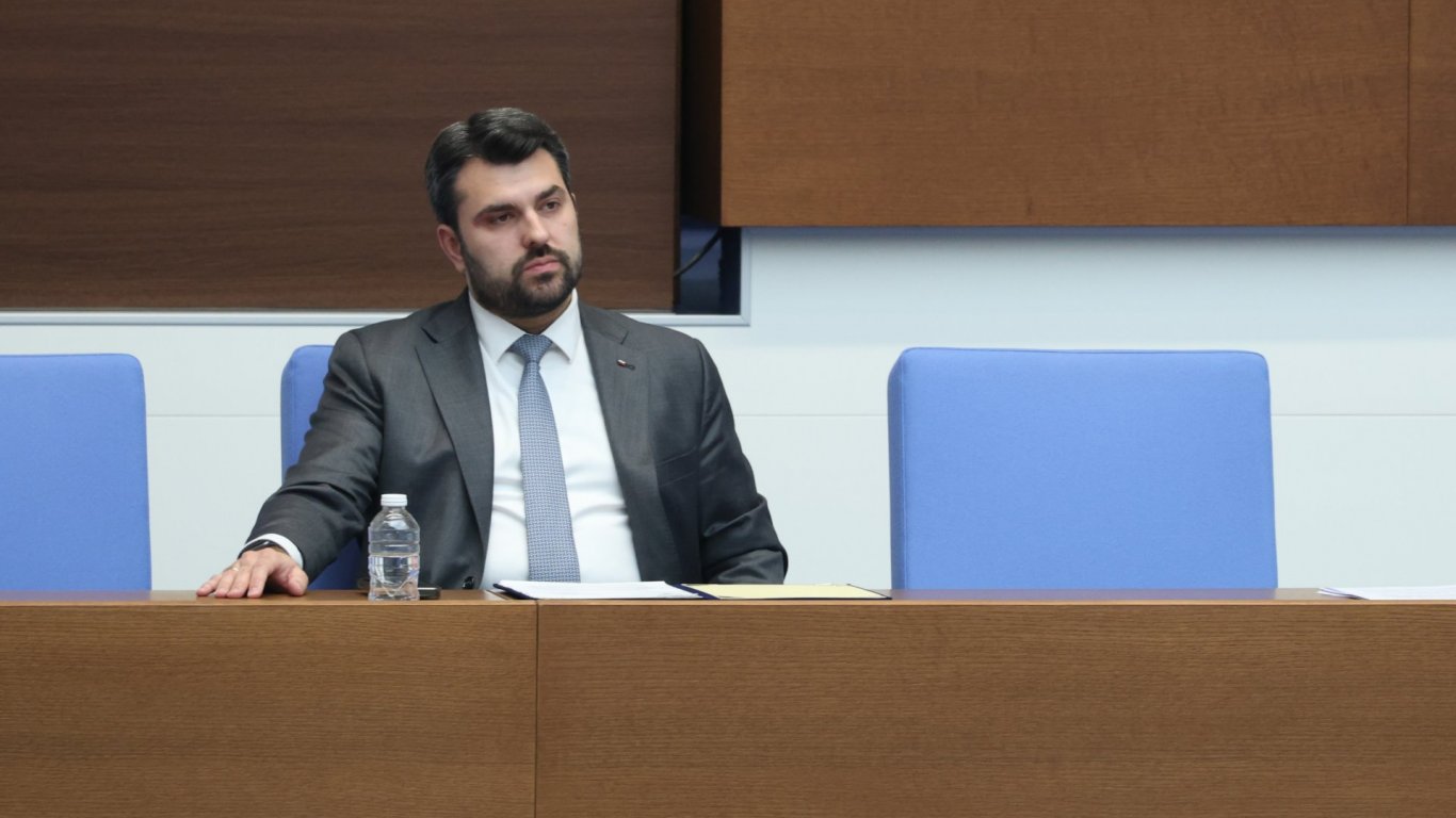 Георг Георгиев: От декември 2024 чакаме отговор от Радев за седем посланици 