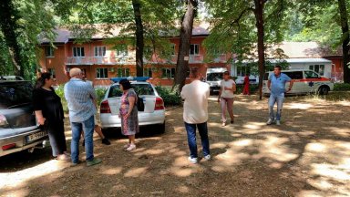 Затвориха поредния хоспис за нарушения, този път в русенско село, извеждат 60 души оттам