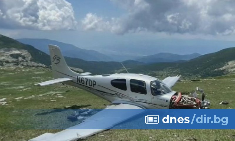 Проблем с двигателя и евентуалната му повреда е причинила аварийното