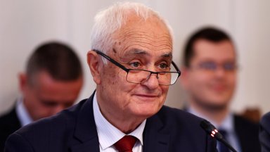 Атанас Запрянов не планира връщането на задължителната военна служба