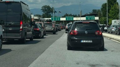 Цивилни полицейски екипи ще следят за нарушения по пътищата в