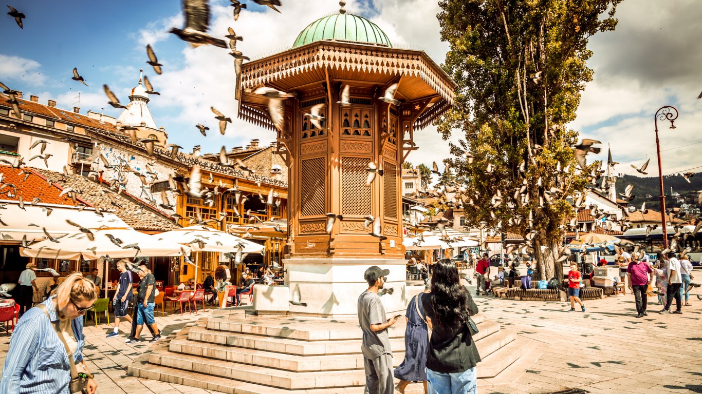 Сараево: Мостът между Изтока и Запада на Балканите