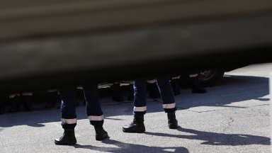 Жена е починала, а двама полицаи са обгазени след инцидент в дом за възрастни хора