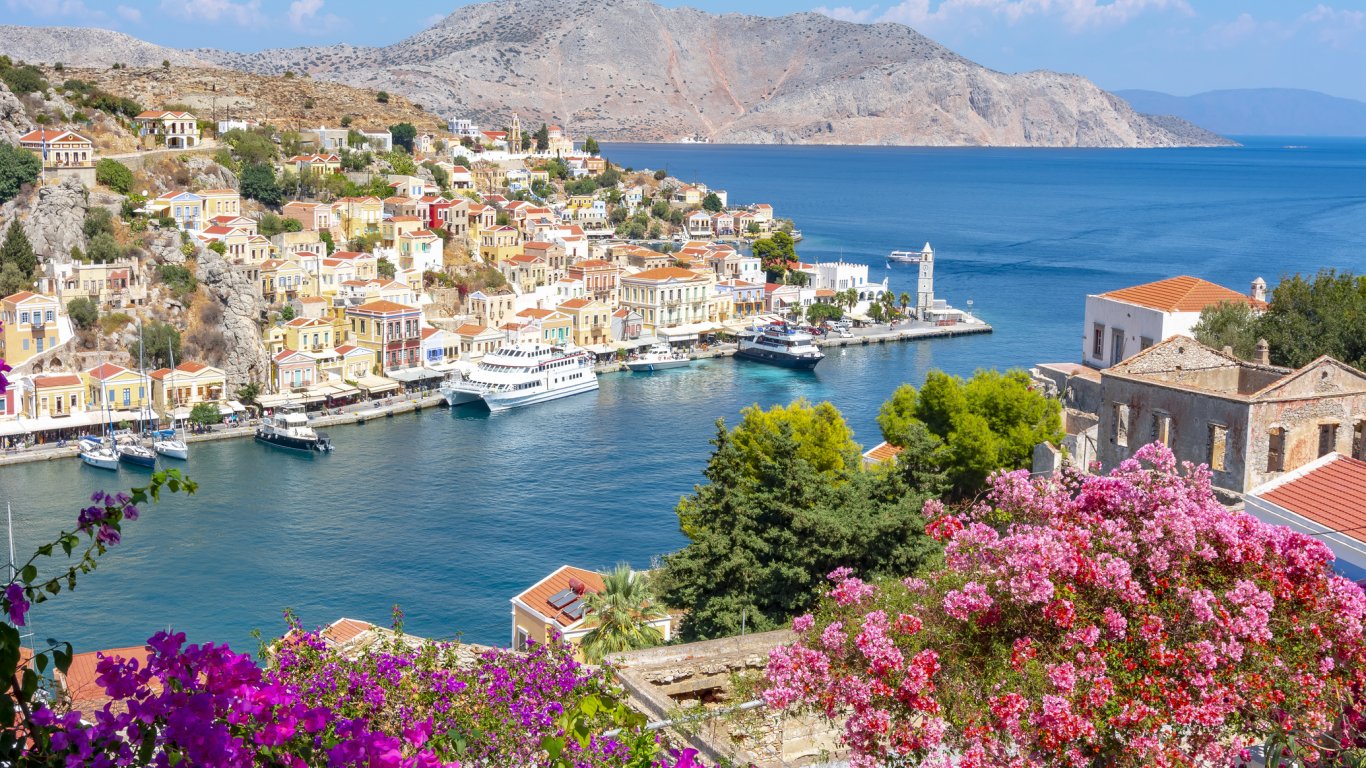 Сими - туристическата перла на гръцките острови