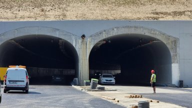 Срокът за пускане на дългоочаквания път Мездра Ботевград